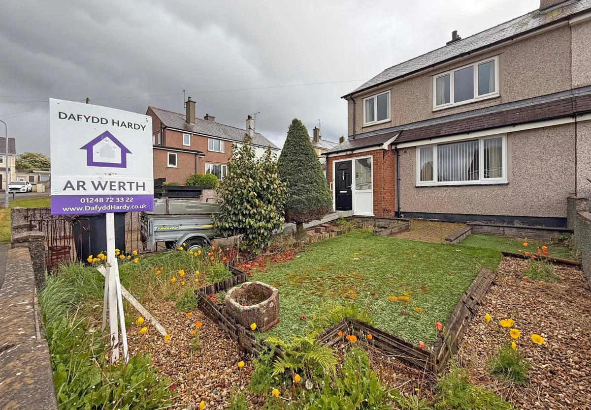 Ffordd Dolafon, Llangefni, Isle of Anglesey, LL77
