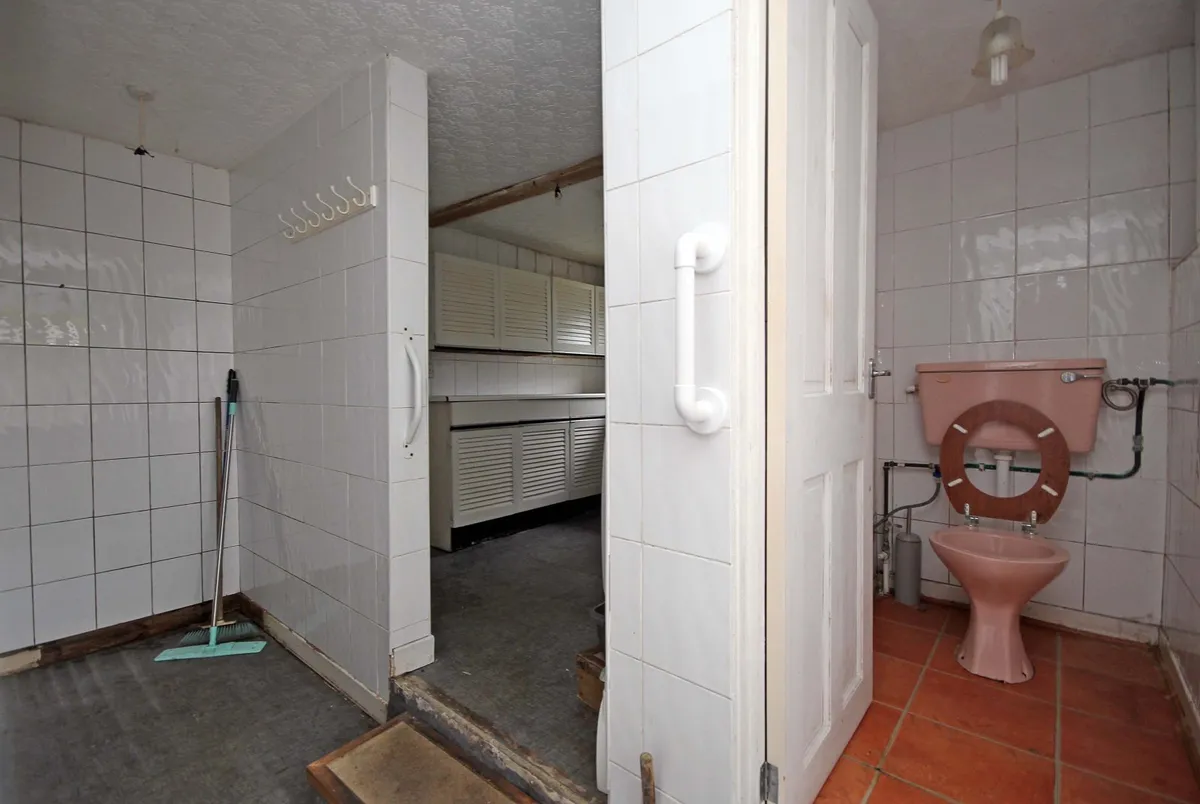 Ffordd Dolafon, Llangefni, Isle of Anglesey, LL77