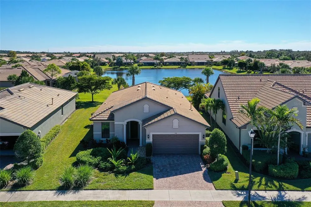 5341 Sundew Dr, Sarasota, FL 34238