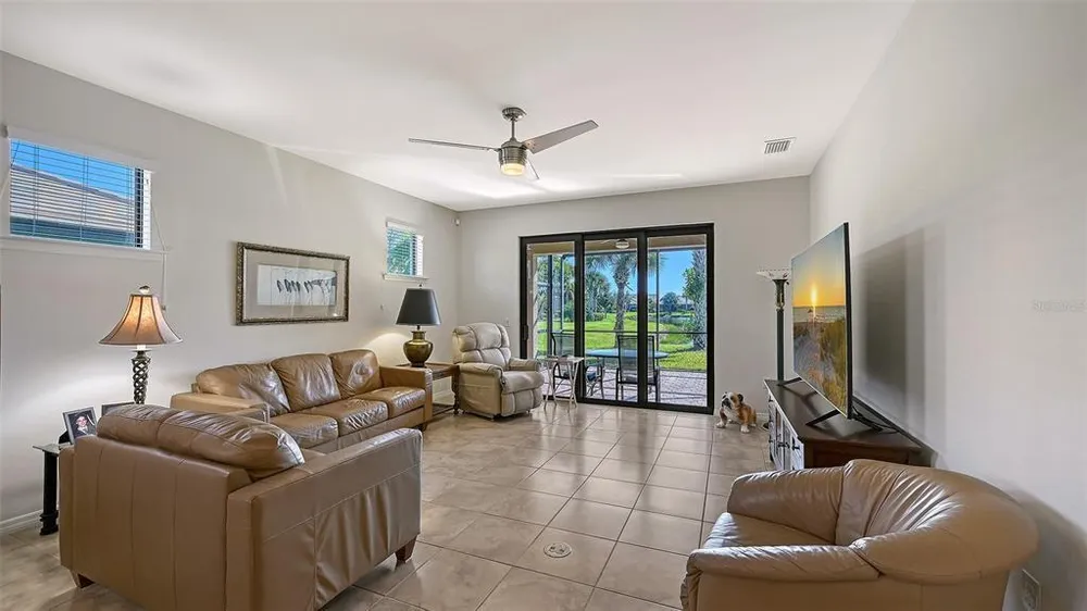 5341 Sundew Dr, Sarasota, FL 34238