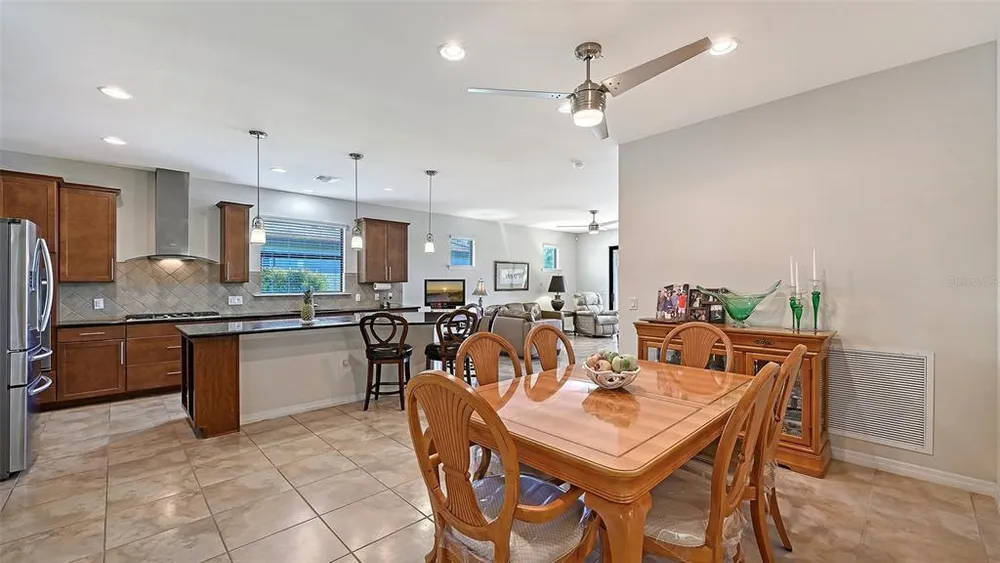 5341 Sundew Dr, Sarasota, FL 34238