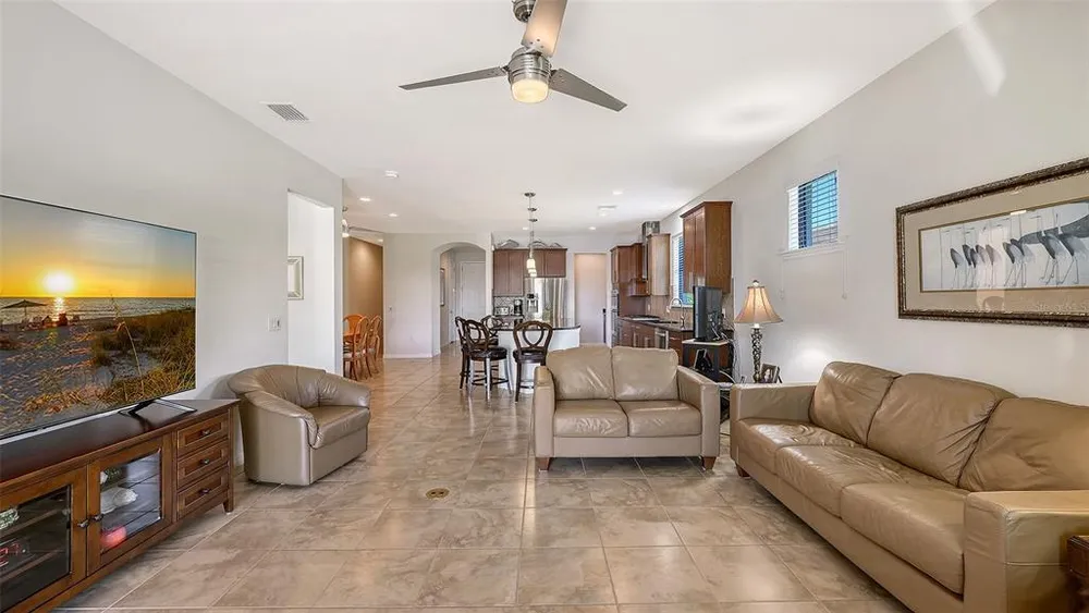 5341 Sundew Dr, Sarasota, FL 34238