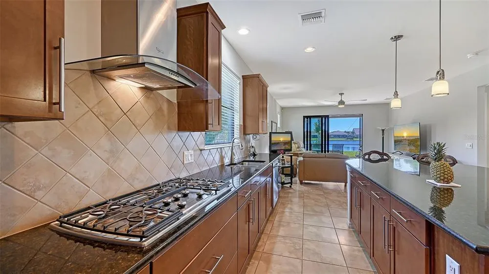 5341 Sundew Dr, Sarasota, FL 34238