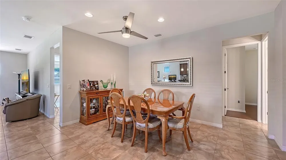 5341 Sundew Dr, Sarasota, FL 34238