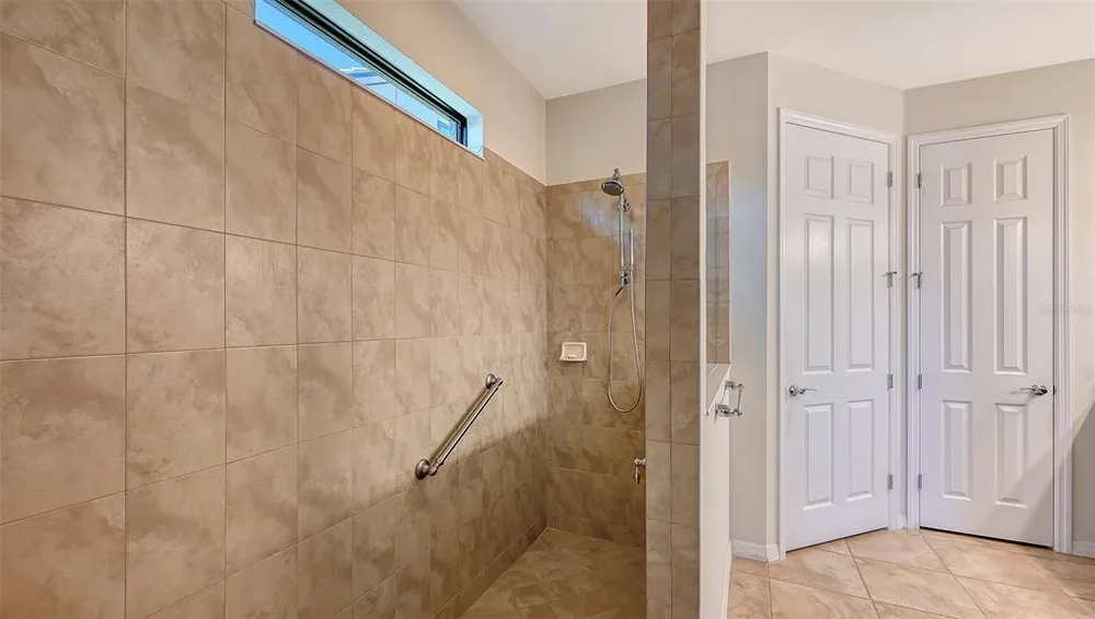 5341 Sundew Dr, Sarasota, FL 34238