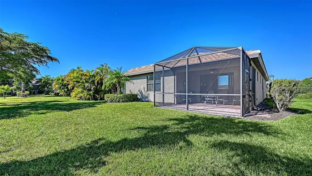 5341 Sundew Dr, Sarasota, FL 34238