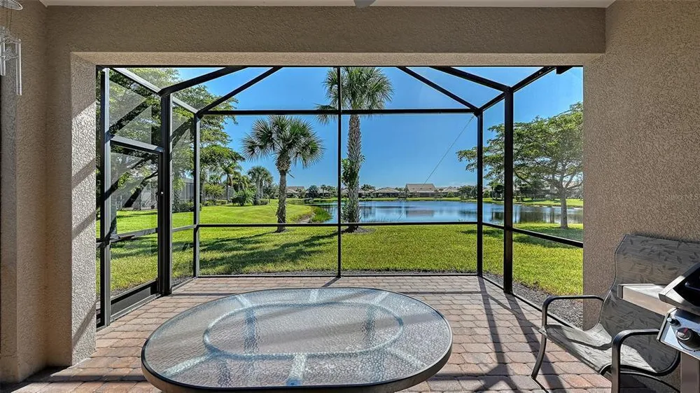 5341 Sundew Dr, Sarasota, FL 34238