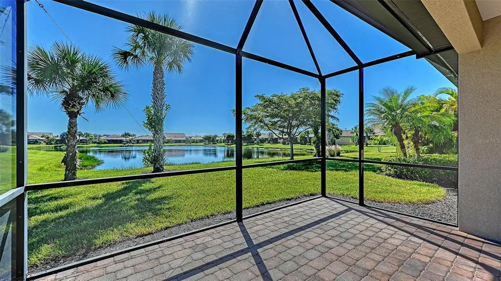 5341 Sundew Dr, Sarasota, FL 34238