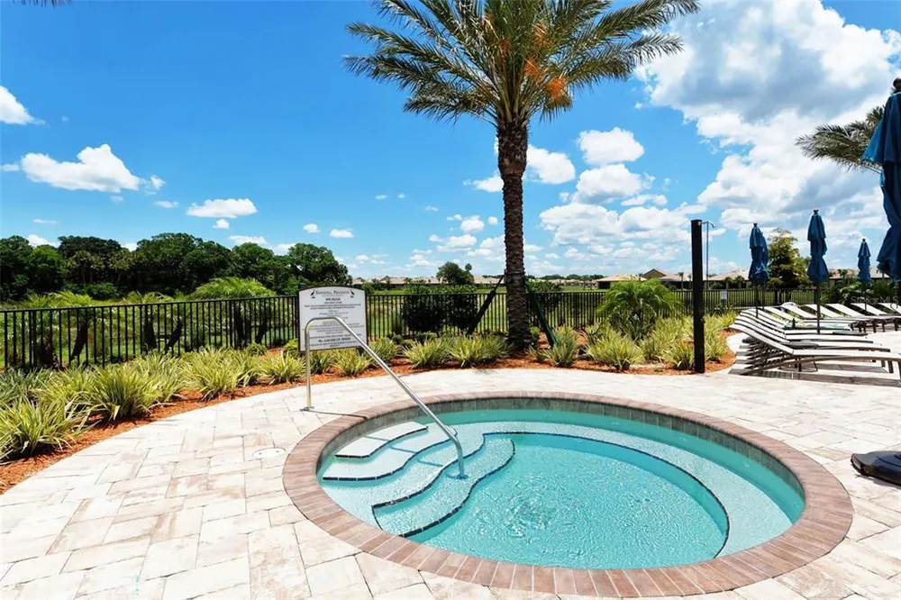 5341 Sundew Dr, Sarasota, FL 34238