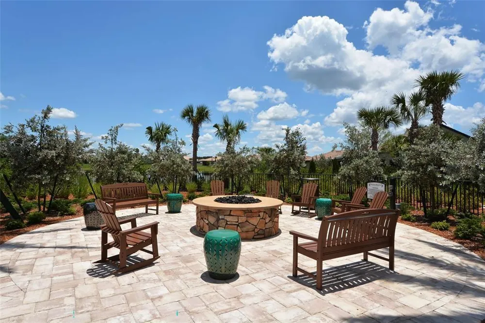 5341 Sundew Dr, Sarasota, FL 34238