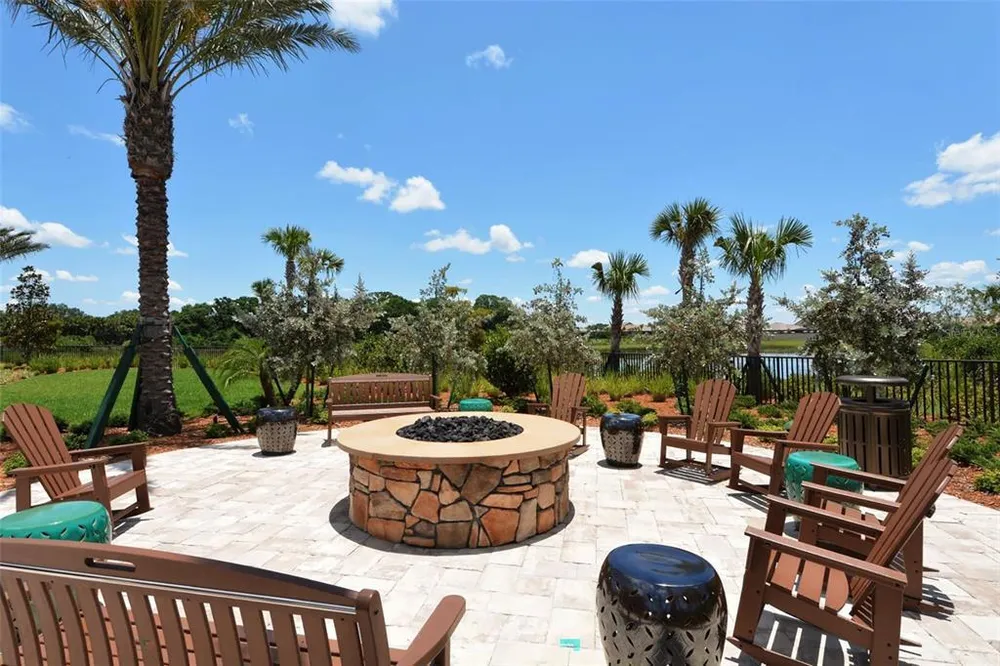 5341 Sundew Dr, Sarasota, FL 34238