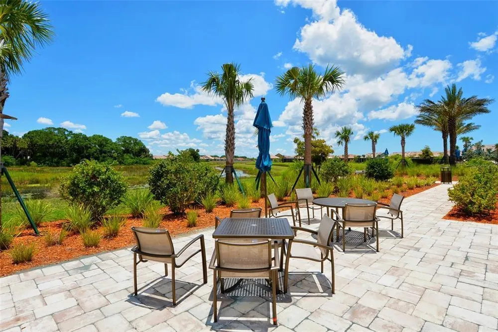 5341 Sundew Dr, Sarasota, FL 34238