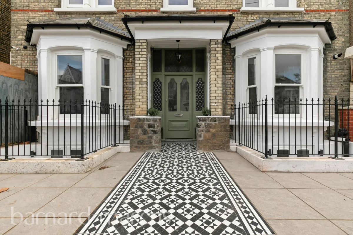 Longley Road, LONDON