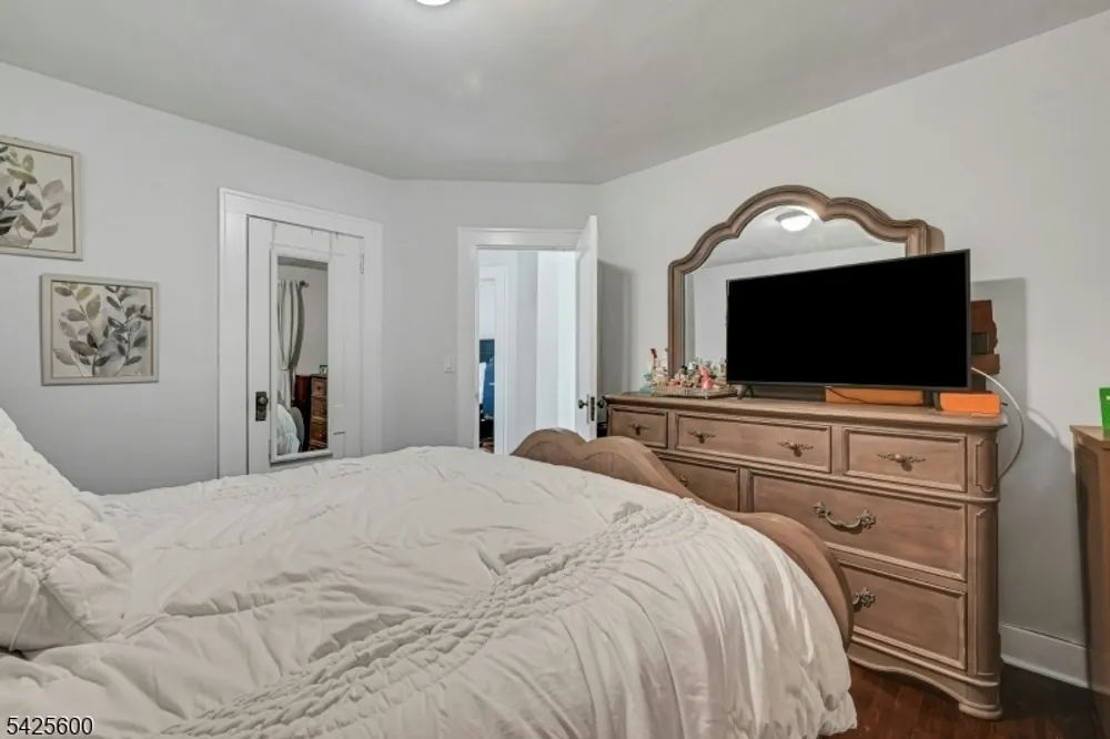 277 Madison Ave, Clifton, NJ 07011