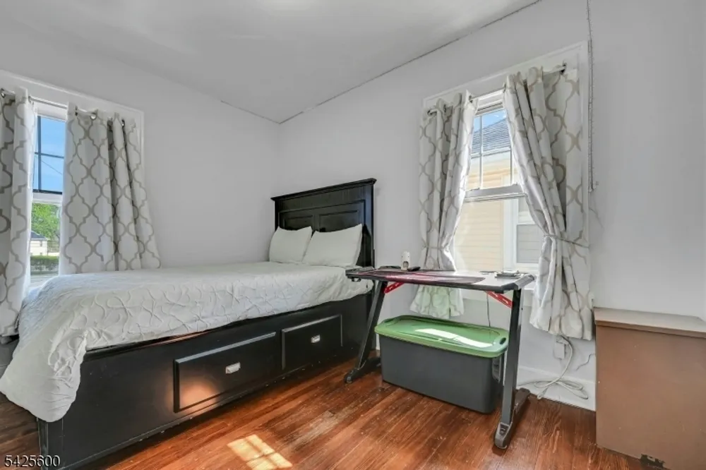 277 Madison Ave, Clifton, NJ 07011