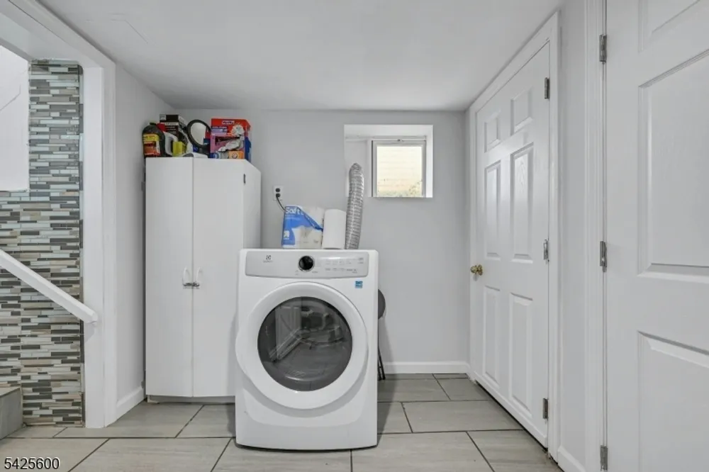 277 Madison Ave, Clifton, NJ 07011