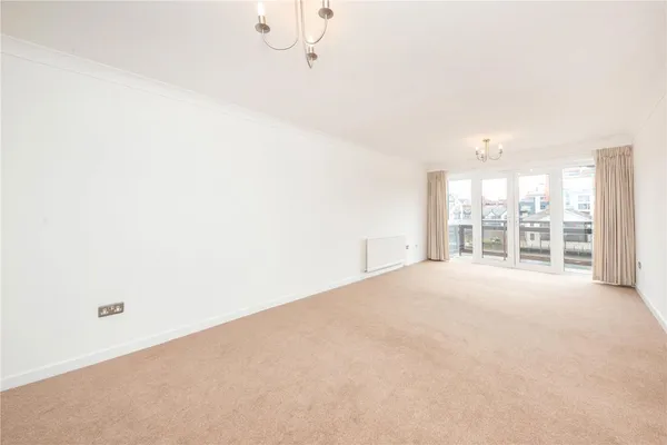 Becketts Place, Kingston Upon Thames, KT1 photo 2