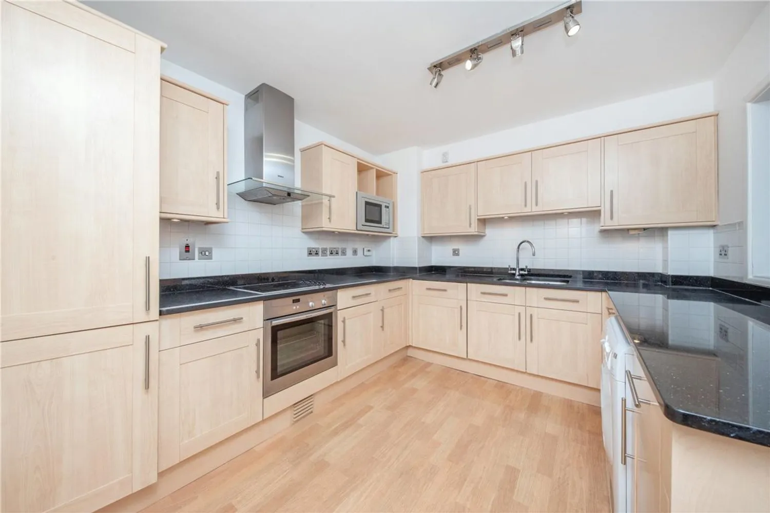 Becketts Place, Kingston Upon Thames, KT1 photo 5