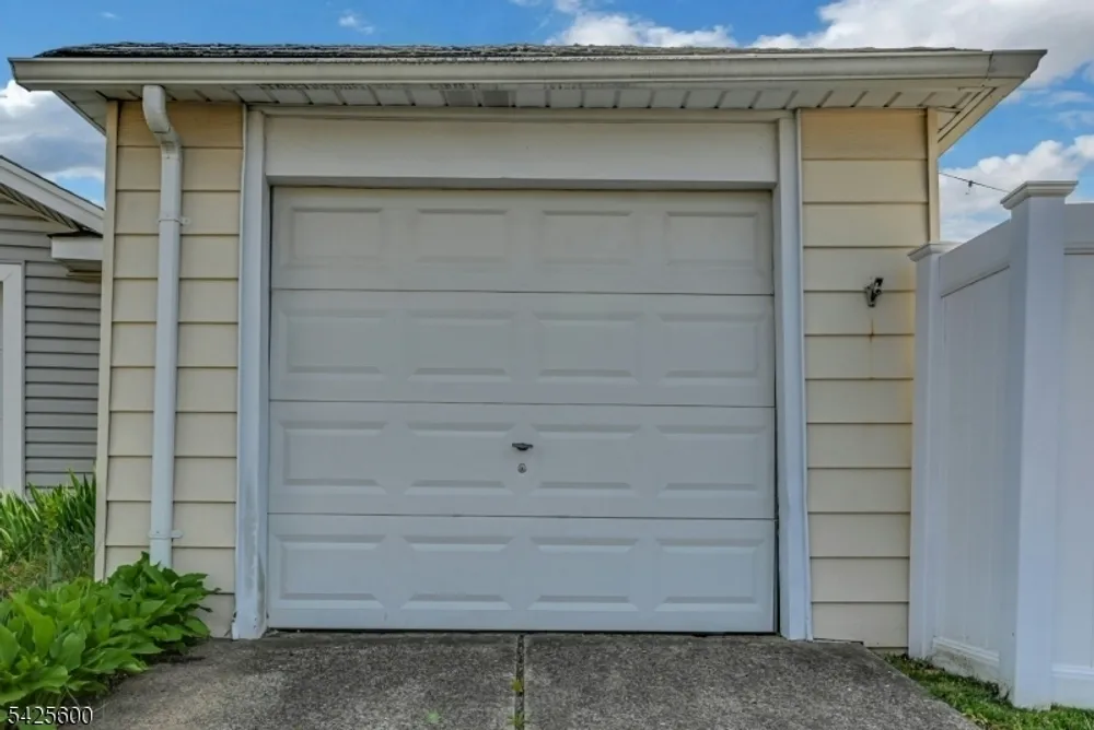 277 Madison Ave, Clifton, NJ 07011