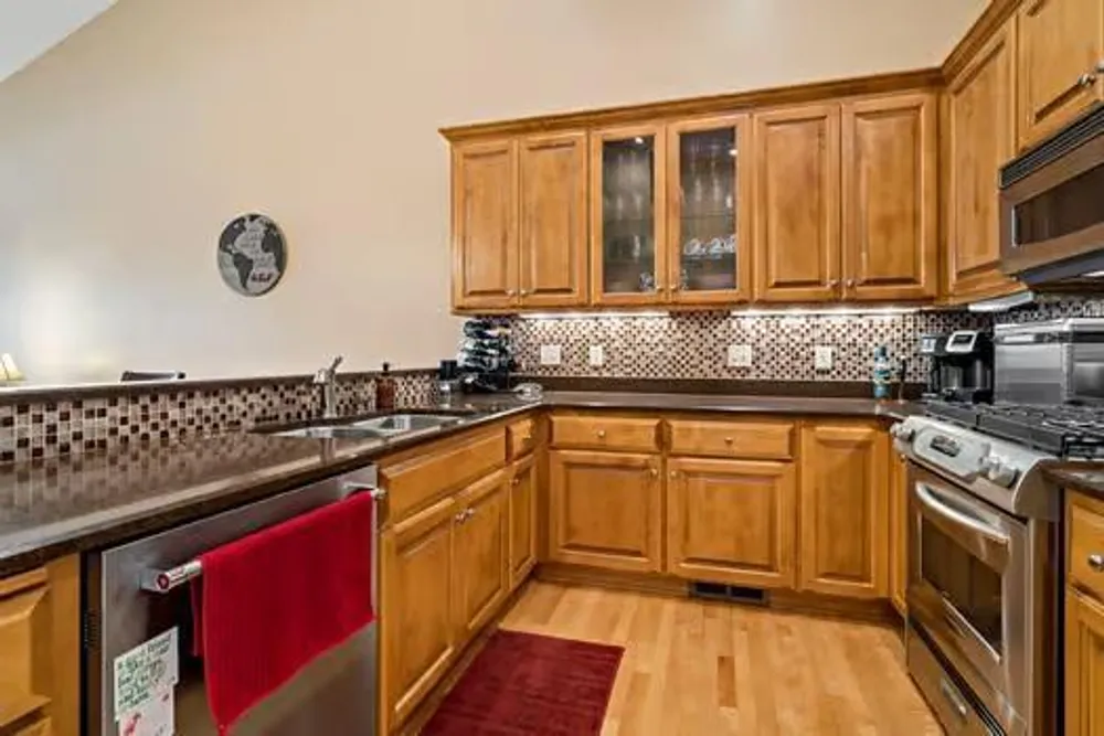 206 Stonebridge Ln, Lilydale, MN 55118