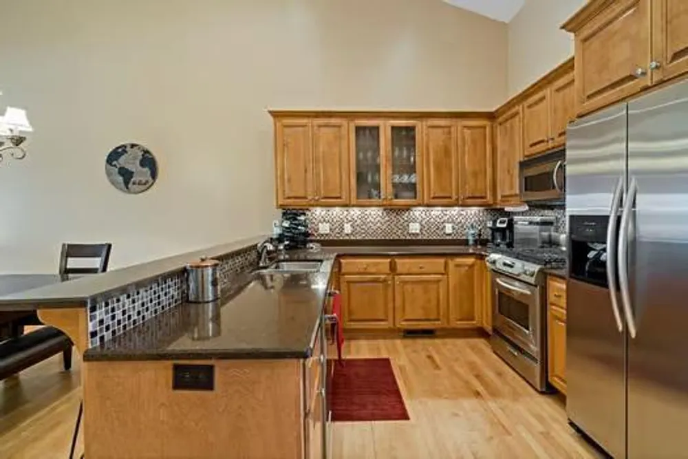 206 Stonebridge Ln, Lilydale, MN 55118