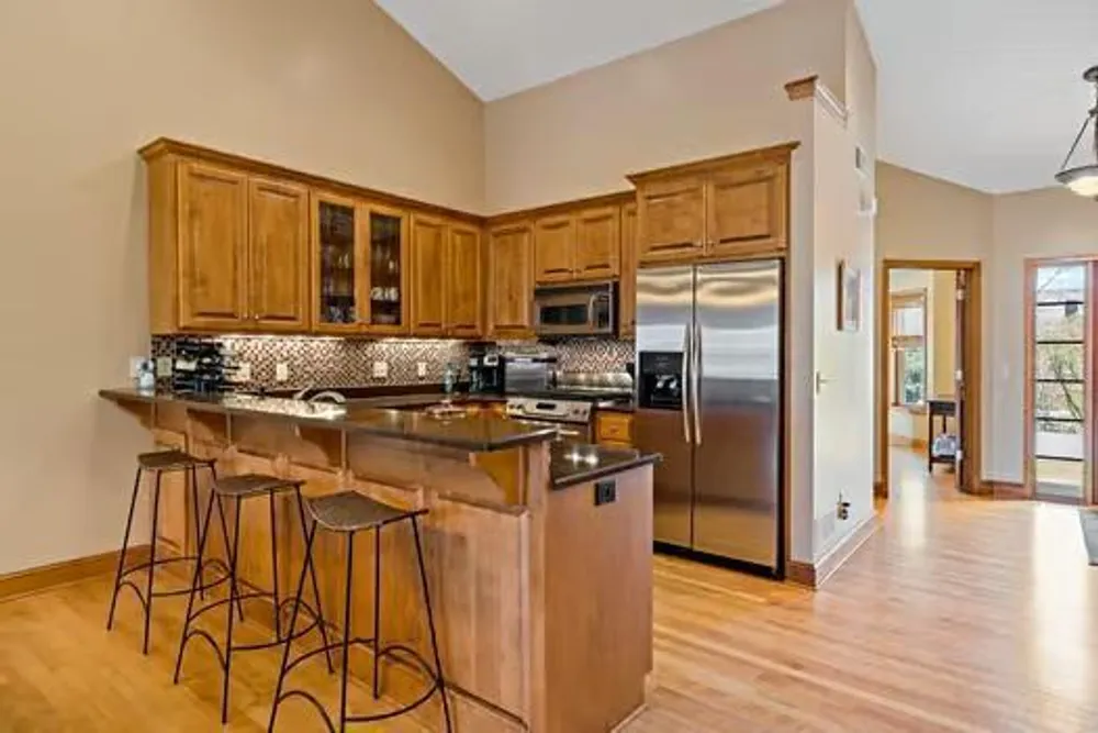 206 Stonebridge Ln, Lilydale, MN 55118