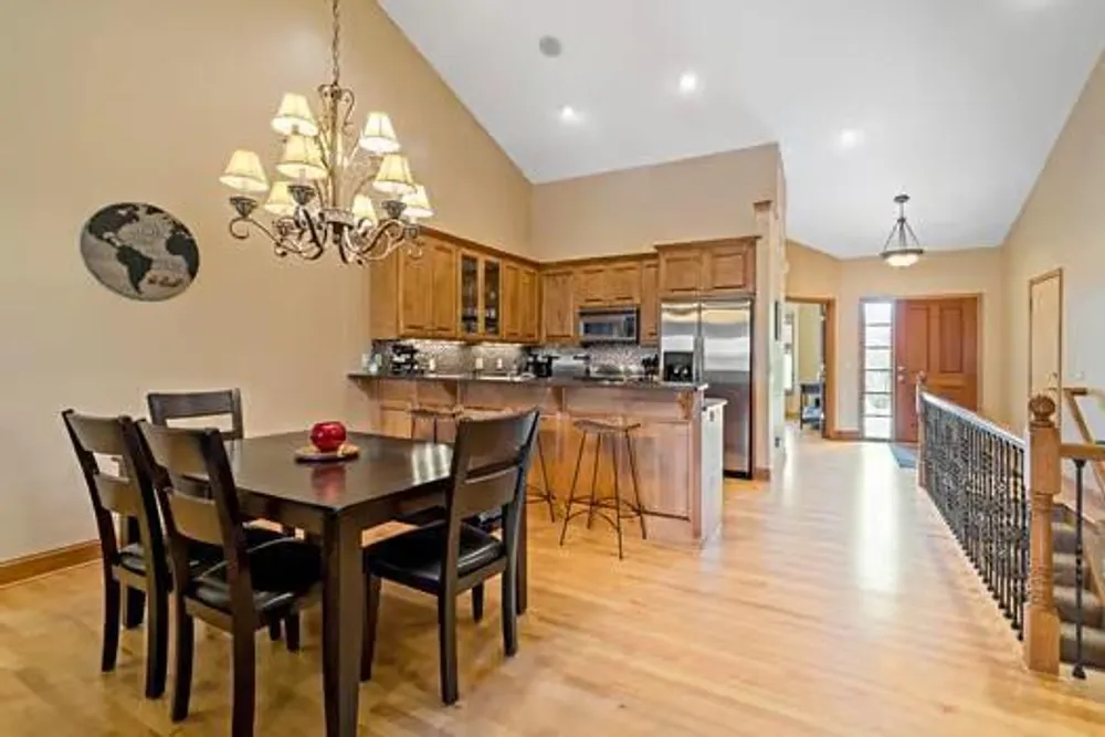 206 Stonebridge Ln, Lilydale, MN 55118