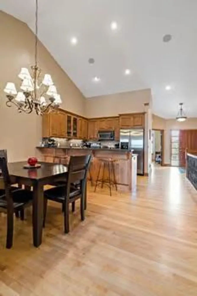206 Stonebridge Ln, Lilydale, MN 55118