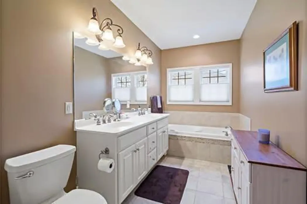 206 Stonebridge Ln, Lilydale, MN 55118