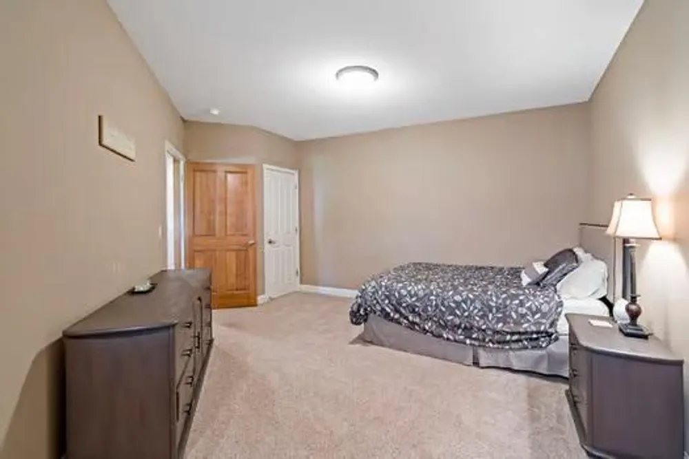 206 Stonebridge Ln, Lilydale, MN 55118