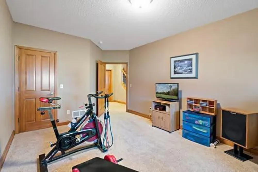 206 Stonebridge Ln, Lilydale, MN 55118