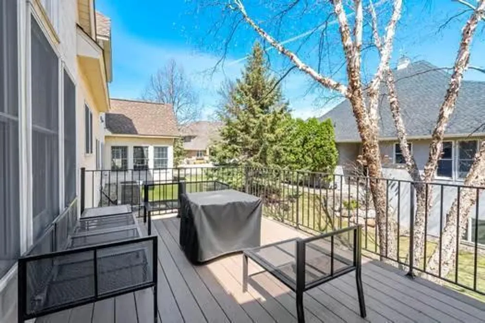 206 Stonebridge Ln, Lilydale, MN 55118