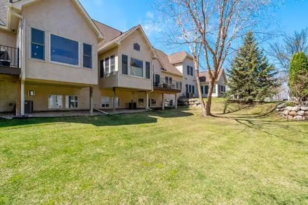 206 Stonebridge Ln, Lilydale, MN 55118