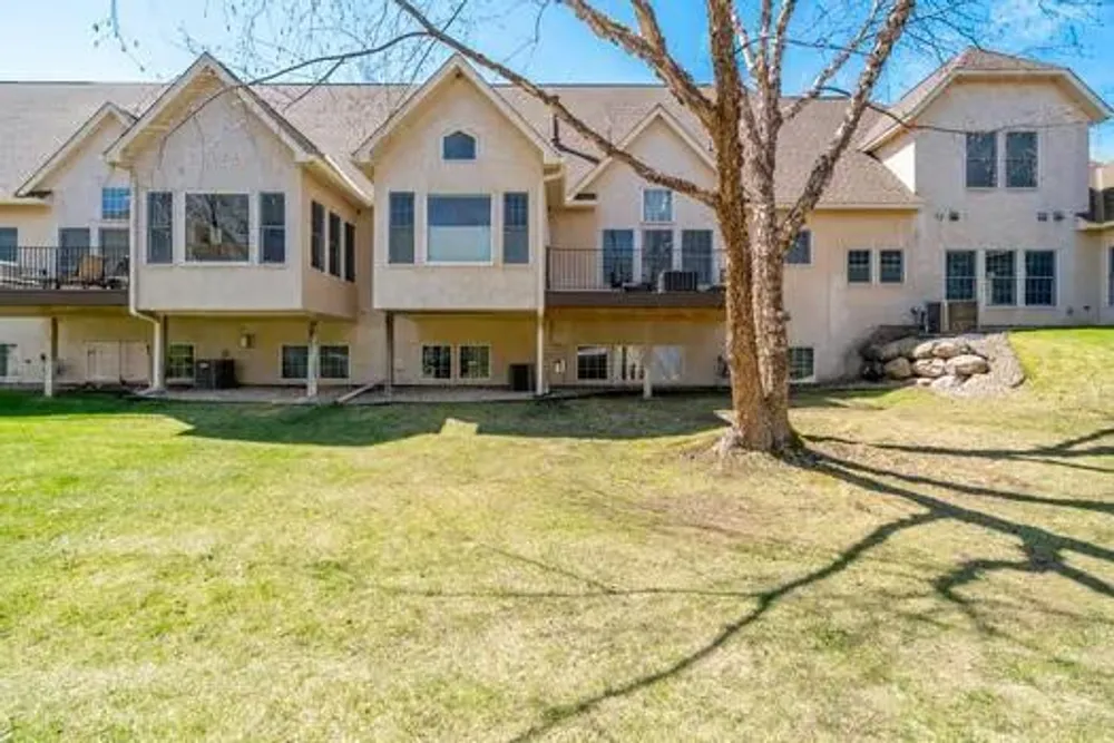 206 Stonebridge Ln, Lilydale, MN 55118