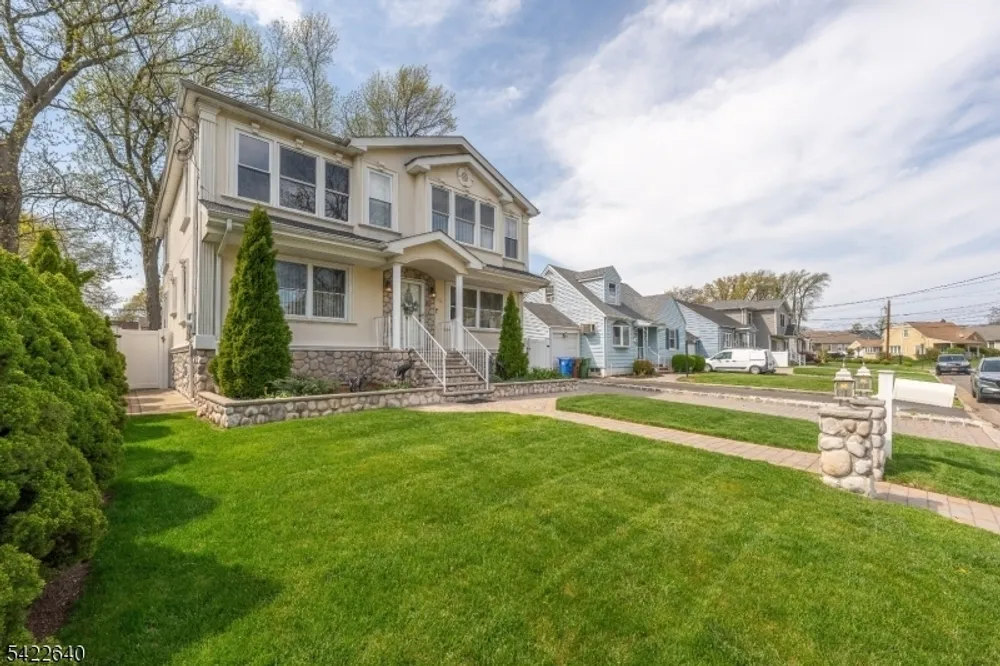 13 5th Ave, Linden, NJ 07036