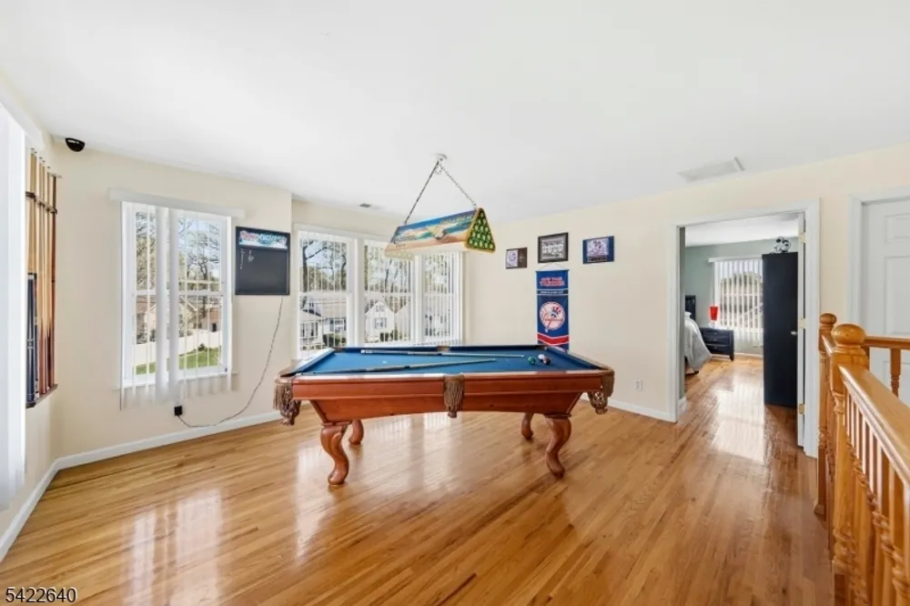 13 5th Ave, Linden, NJ 07036