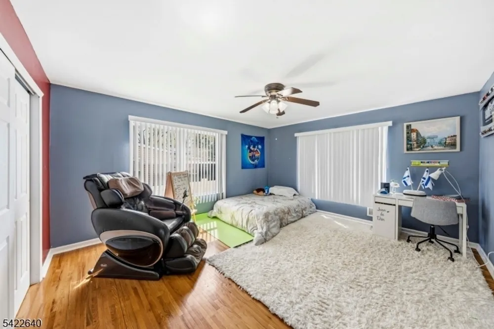 13 5th Ave, Linden, NJ 07036