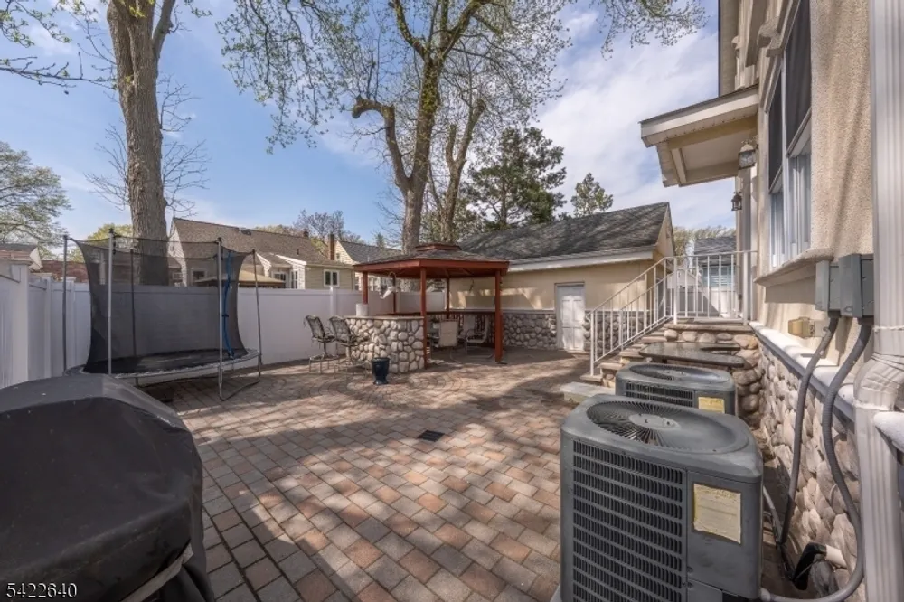 13 5th Ave, Linden, NJ 07036