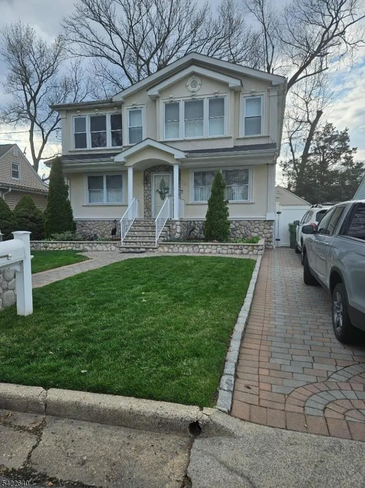 13 5th Ave, Linden, NJ 07036