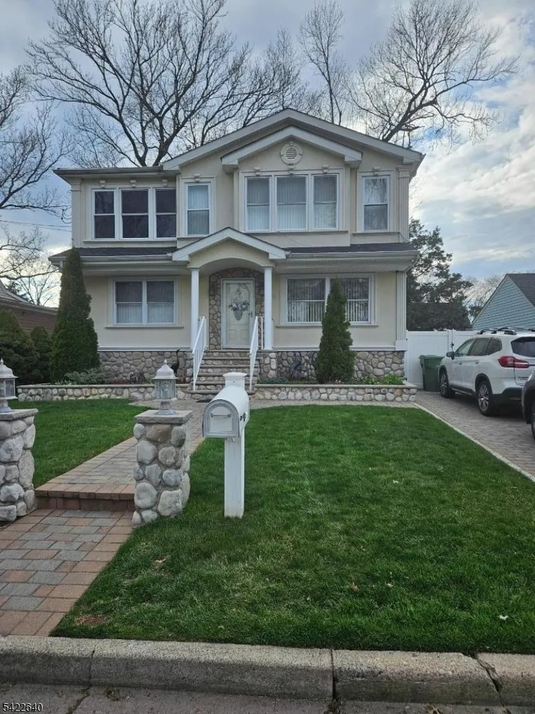 13 5th Ave, Linden, NJ 07036
