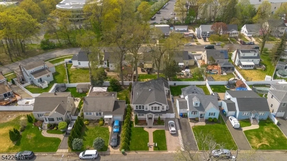 13 5th Ave, Linden, NJ 07036