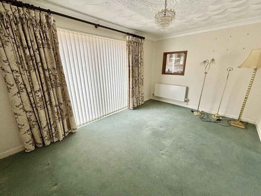 Property carousel item 4