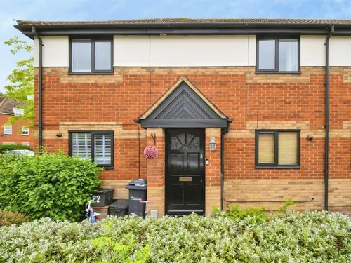 Hollybush Way, Cheshunt, Waltham Crossphoto