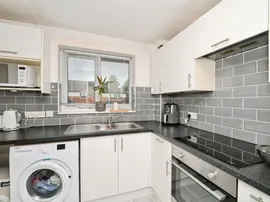 Hollybush Way, Cheshunt, Waltham Cross thumb 3