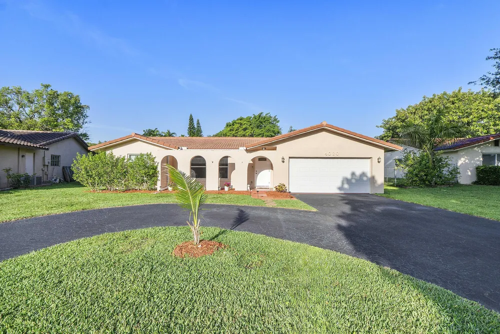 4020 NW 113th Ave, Coral Springs, FL 33065