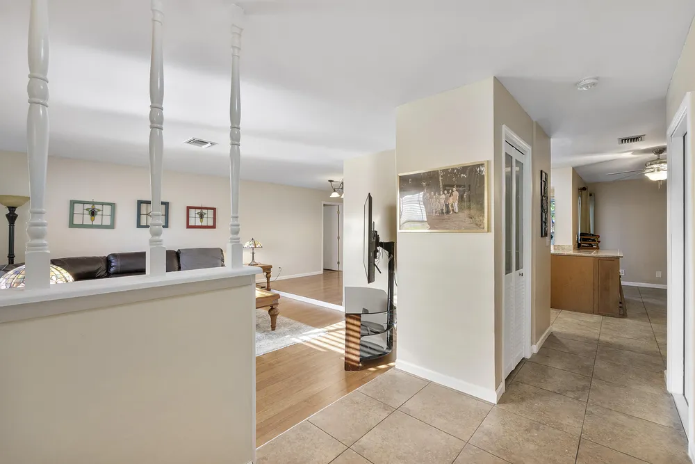 4020 NW 113th Ave, Coral Springs, FL 33065