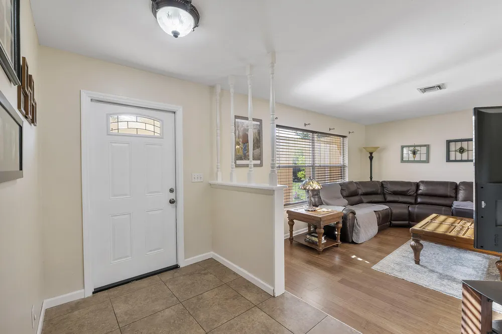 4020 NW 113th Ave, Coral Springs, FL 33065