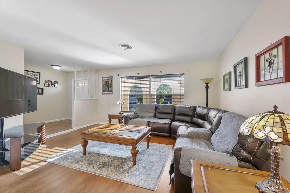 4020 NW 113th Ave, Coral Springs, FL 33065