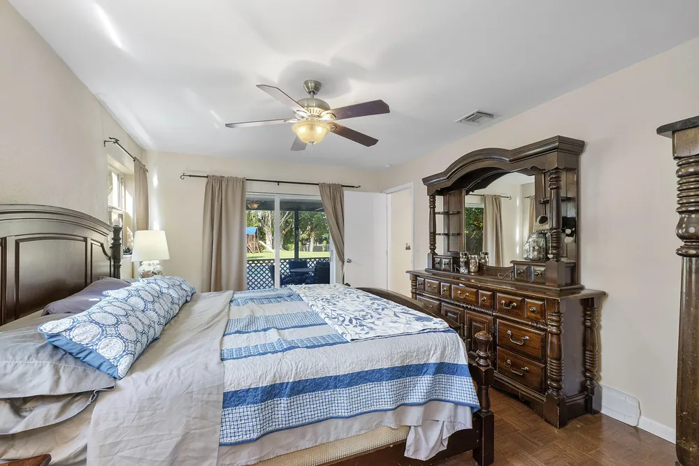 4020 NW 113th Ave, Coral Springs, FL 33065