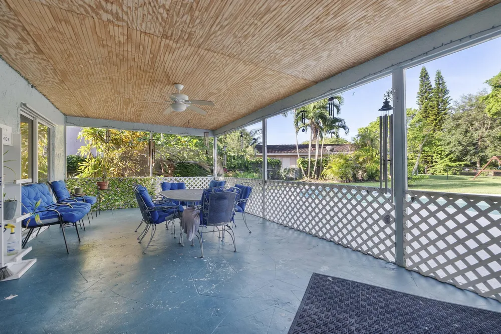 4020 NW 113th Ave, Coral Springs, FL 33065